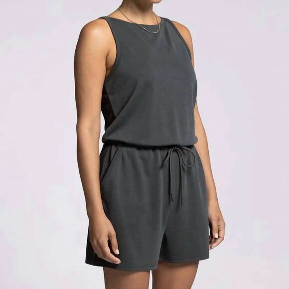 NWT THREAD & SUPPLY Women’s Gray Romper | Size LP - Picture 3 of 3